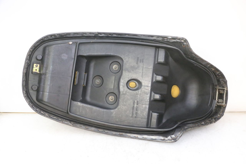 photo de SELLA KYMCO GRAND DINK 125 (2002 - 2007) - Ispezione visiva dettagliata