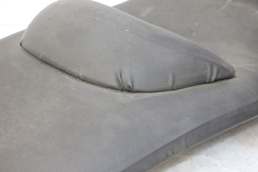 photo de SELLA KYMCO GRAND DINK 125 (2002 - 2007) - Stato della superficie e materiale