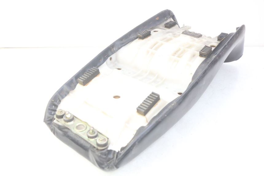 photo de SELLE SUZUKI GSX-F GSX  F 1100 (1988 - 1994) - Primo piano tecnico