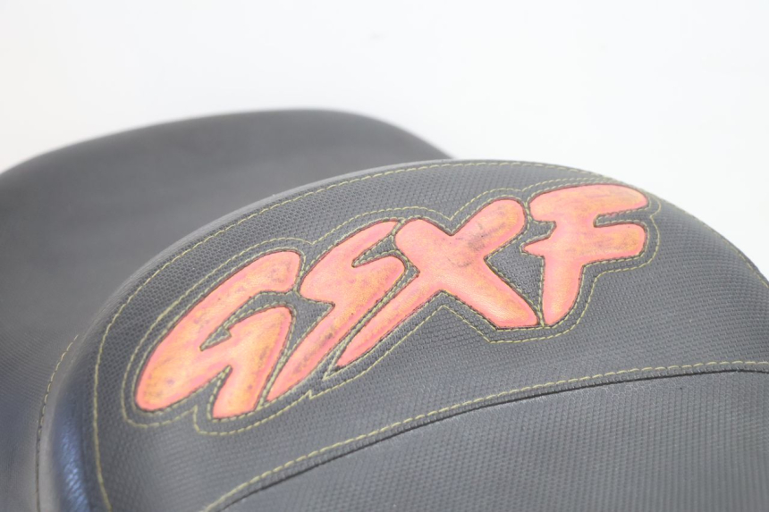 photo de SELLA SUZUKI GSX F GSXF 750 (1988 - 1998) - Zoom sullo stato d'uso