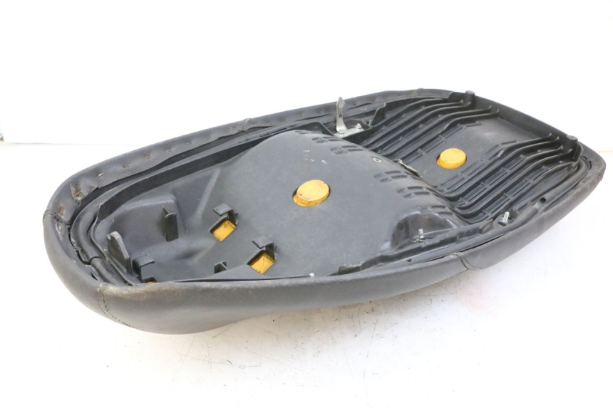 photo de SELLE HONDA FES S-WING SWING ABS 125 (2007 - 2015) - Primo piano ad alta risoluzione