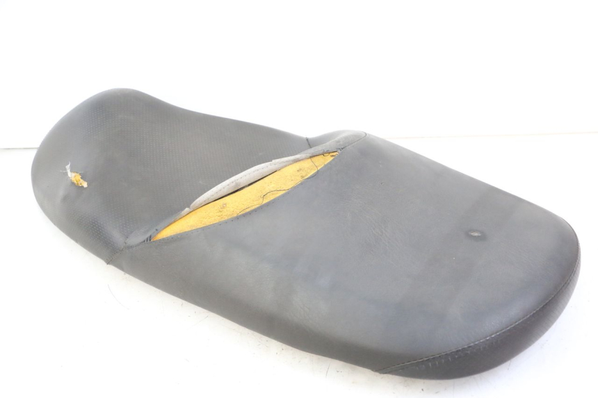 photo de SELLE HONDA FES S-WING SWING ABS 125 (2007 - 2015) - Primo piano tecnico