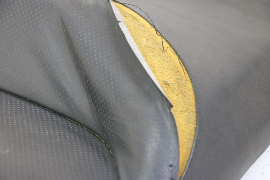 photo de SELLE HONDA FES S-WING SWING ABS 125 (2007 - 2015) - Dettagli dei punti di fissaggio