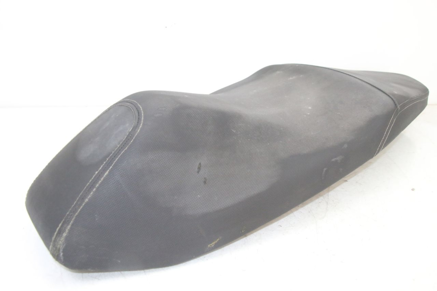 photo de SELLA HONDA PCX (JF57/JF64) 125 (2014 - 2018) - Dettagli dei punti di fissaggio