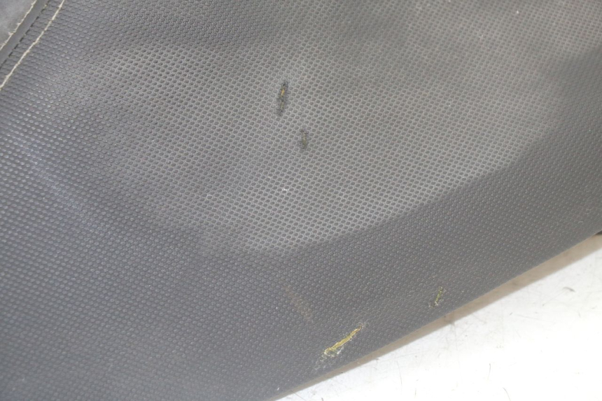 photo de SELLA HONDA PCX (JF57/JF64) 125 (2014 - 2018) - Stato della superficie e materiale