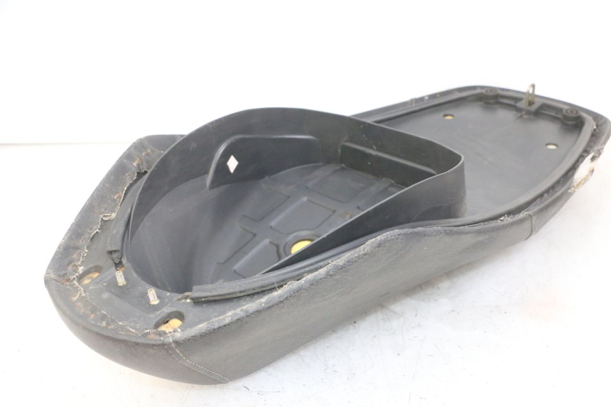 photo de SELLE SYM JET 14 4T 50 (2018 - 2022) - Dettagli dei punti di fissaggio