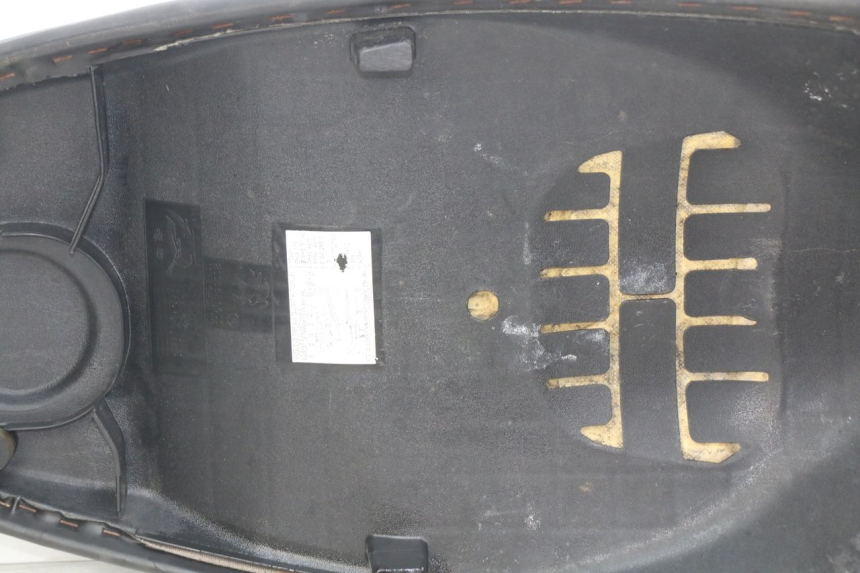 photo de SELLE PEUGEOT KISBEE 2T 50 (2010 - 2017) - Focus sulla struttura