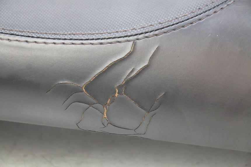 photo de SELLE PEUGEOT KISBEE 2T 50 (2010 - 2017) - Dettagli dei punti di fissaggio