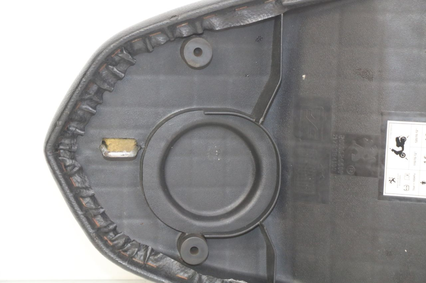 photo de SELLE PEUGEOT KISBEE 2T 50 (2010 - 2017) - Ispezione visiva dettagliata