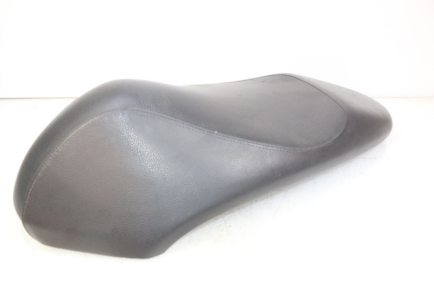 photo de SELLE PEUGEOT KISBEE 2T 50 (2010 - 2017) - Altra angolazione