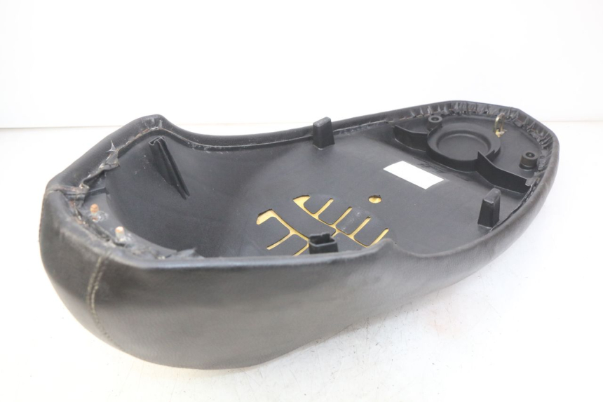 photo de SELLE PEUGEOT KISBEE 2T 50 (2010 - 2017) - Dettagli dei punti di fissaggio