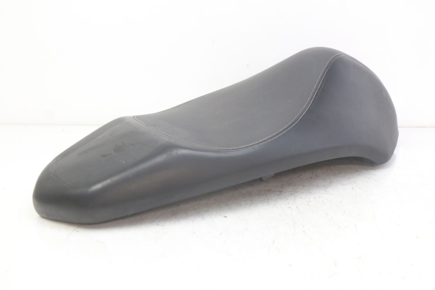 photo de SELLE PEUGEOT KISBEE 2T 50 (2010 - 2017) - Zoom sullo stato d'uso