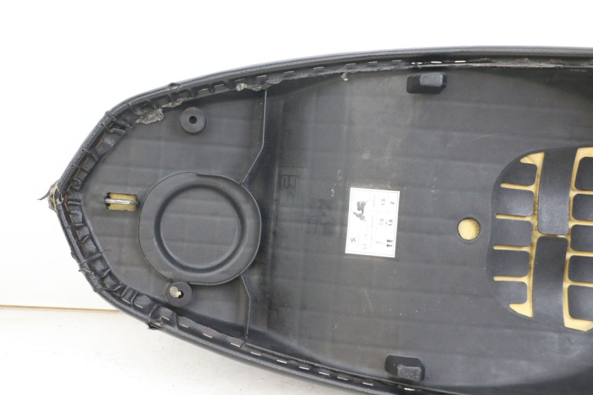 photo de SELLA PEUGEOT KISBEE 2T 50 (2018 - 2022) - Ricambio usato controllato