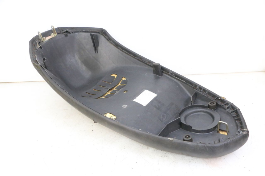 photo de SELLE PEUGEOT KISBEE 2T 50 (2010 - 2017) - Dettaglio del componente