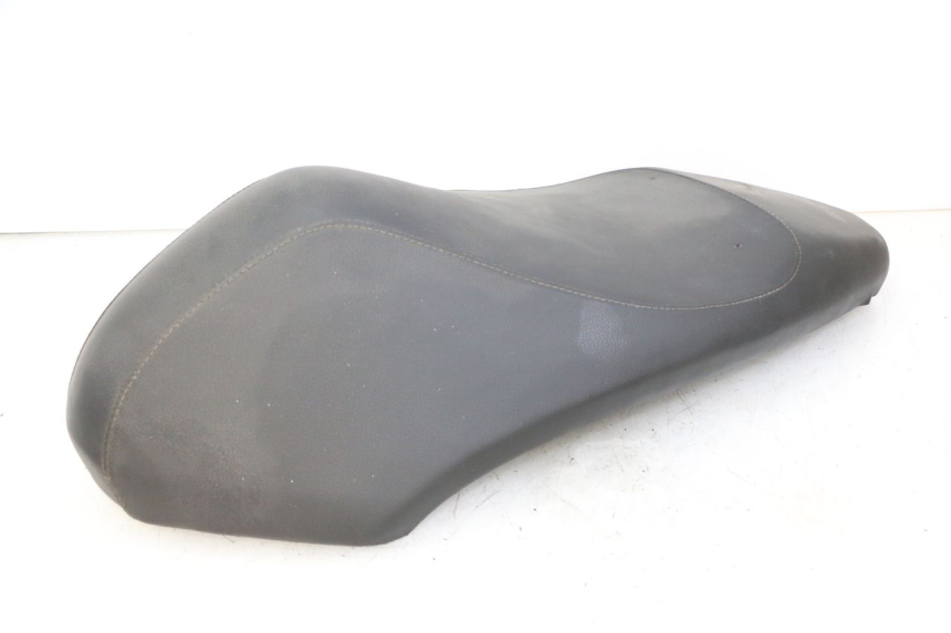photo de SELLE PEUGEOT KISBEE 2T 50 (2010 - 2017) - Zoom sui componenti