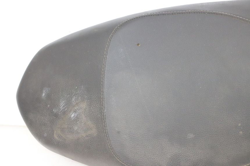 photo de SELLE PEUGEOT KISBEE 2T 50 (2010 - 2017) - Zoom qualità usato