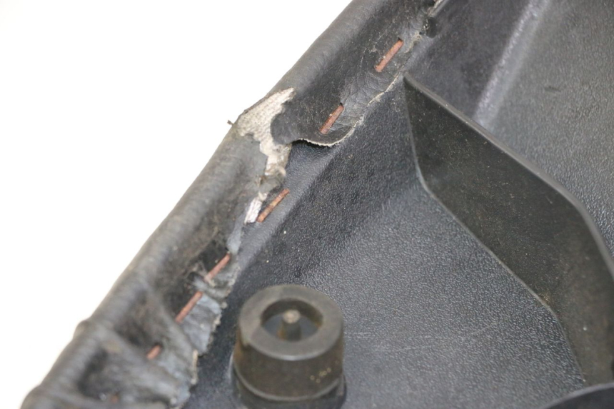 photo de SELLE PEUGEOT KISBEE 2T 50 (2010 - 2017) - Altra angolazione