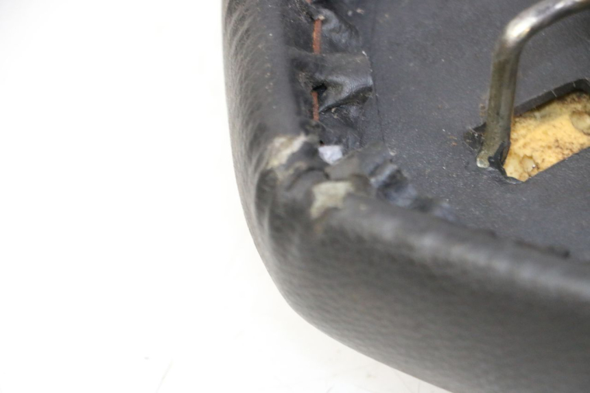 photo de SELLE PEUGEOT KISBEE 2T 50 (2010 - 2017) - Primo piano tecnico