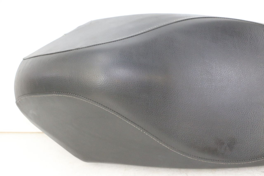 photo de SELLE PEUGEOT KISBEE 2T 50 (2010 - 2017) - Foto prodotto supplementare