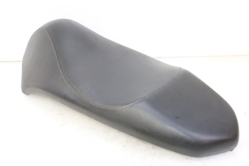 photo de SELLE PEUGEOT KISBEE 2T 50 (2010 - 2017) - Zoom sullo stato d'uso