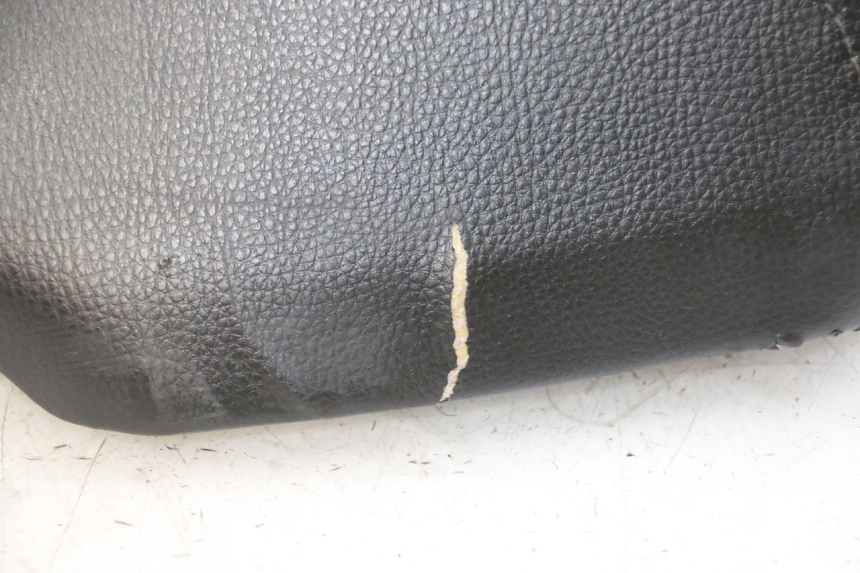 photo de SELLE PEUGEOT KISBEE 2T 50 (2010 - 2017) - Primo piano tecnico