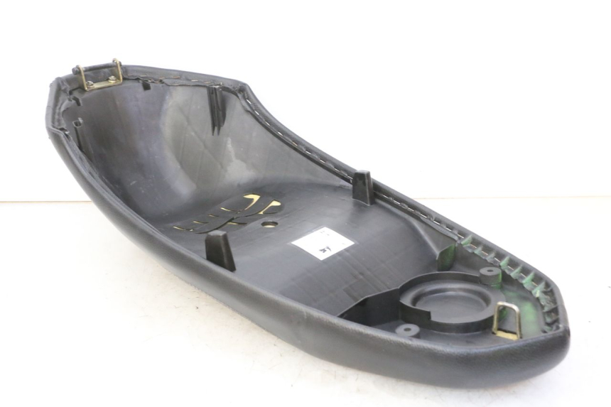 photo de SELLE PEUGEOT KISBEE 2T 50 (2010 - 2017) - Dettagli dei punti di fissaggio