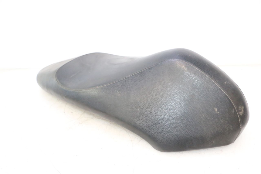 photo de SELLE PEUGEOT KISBEE 2T 50 (2010 - 2017) - Dettaglio del componente