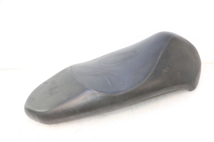 photo de SELLE PEUGEOT KISBEE 2T 50 (2010 - 2017) - Zoom sui componenti