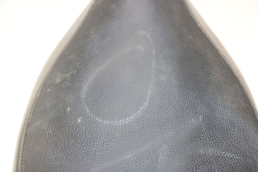 photo de SELLE PEUGEOT KISBEE 2T 50 (2010 - 2017) - Zoom sullo stato d'uso
