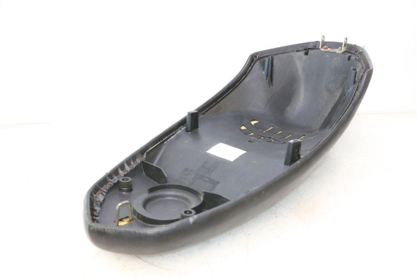 photo de SELLE PEUGEOT KISBEE 2T 50 (2010 - 2017) - Dettagli dei punti di fissaggio