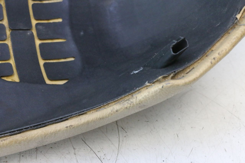 photo de SELLE PEUGEOT KISBEE 2T 50 (2010 - 2017) - Caratteristiche distintive