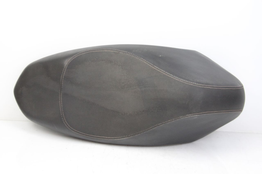 photo de SELLE PEUGEOT KISBEE 4T 50 (2018 - 2022) - Dettaglio del componente