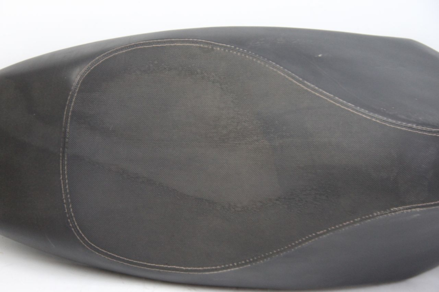 photo de SELLE PEUGEOT KISBEE 4T 50 (2018 - 2022) - Altra angolazione