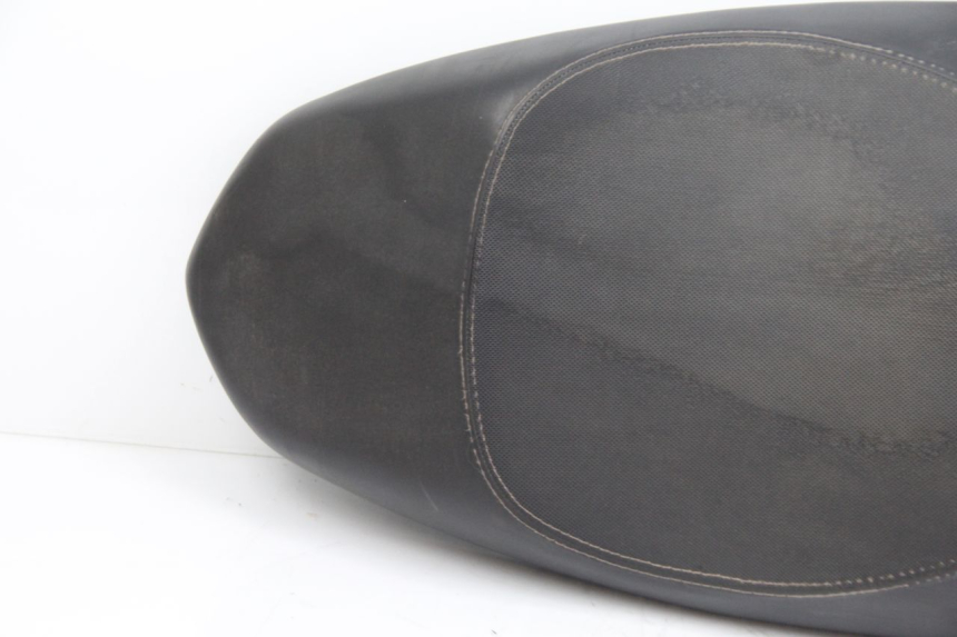 photo de SELLE PEUGEOT KISBEE 4T 50 (2018 - 2022) - Primo piano tecnico