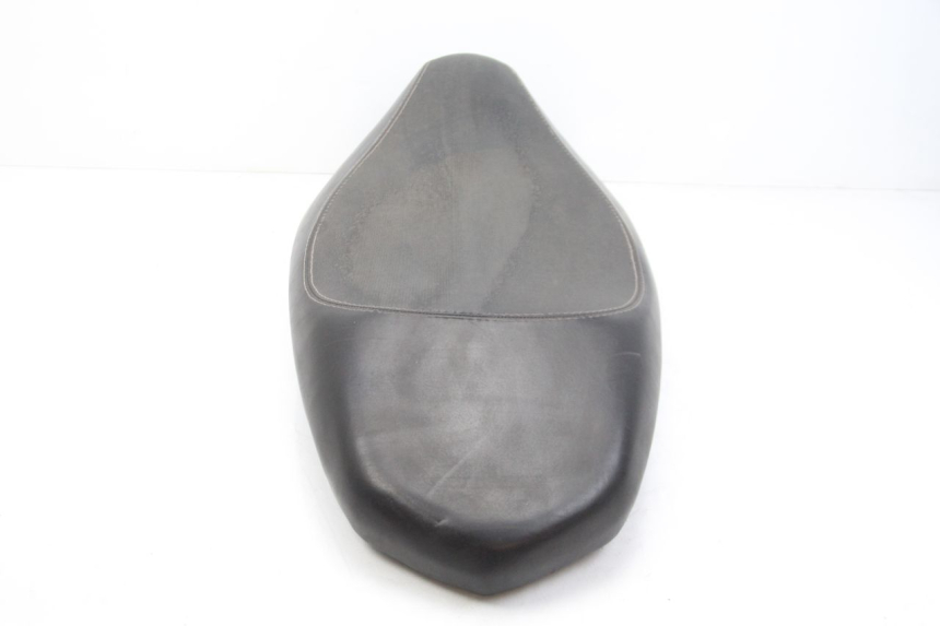 photo de SELLE PEUGEOT KISBEE 4T 50 (2018 - 2022) - Dettagli dei punti di fissaggio