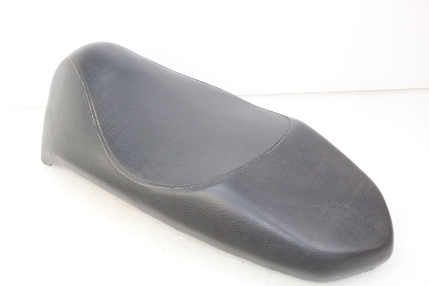 photo de SELLE PEUGEOT KISBEE 4T 50 (2018 - 2022) - Dettaglio del componente