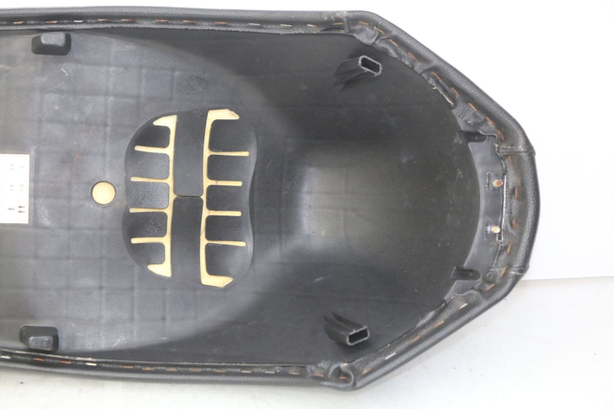 photo de SELLE PEUGEOT KISBEE 4T 50 (2018 - 2022) - Altra vista dell'articolo