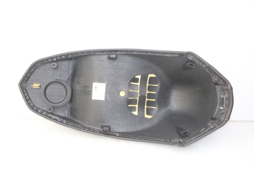 photo de SELLE PEUGEOT KISBEE 4T 50 (2018 - 2022) - Zoom sui componenti