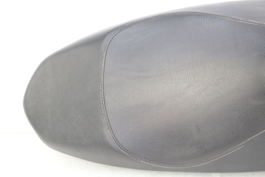 photo de SELLE PEUGEOT KISBEE 4T 50 (2018 - 2022) - Primo piano ad alta risoluzione