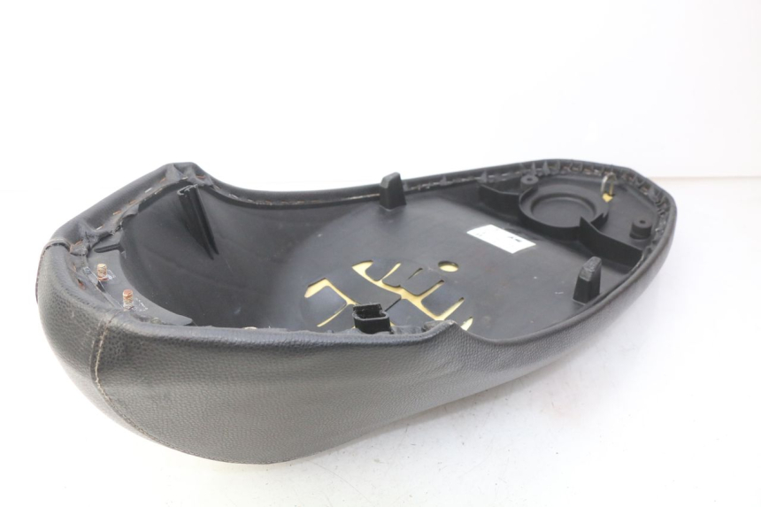 photo de SELLE PEUGEOT KISBEE 4T 50 (2018 - 2022) - Dettagli dei punti di fissaggio