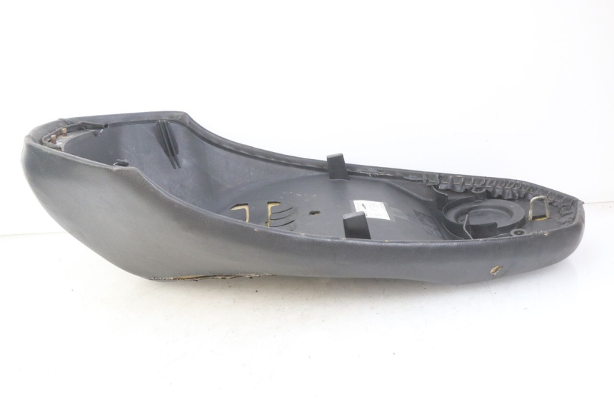 photo de SELLE PEUGEOT KISBEE 4T 50 (2010 - 2017) - Dettagli dei punti di fissaggio