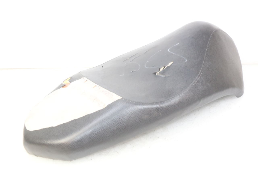 photo de SELLE PEUGEOT KISBEE 4T 50 (2010 - 2017) - Zoom sullo stato d'uso
