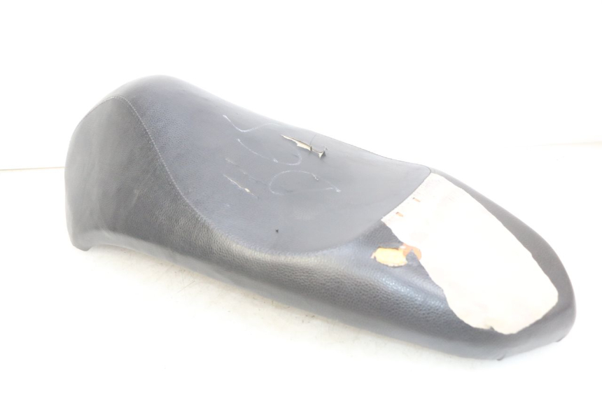 photo de SELLE PEUGEOT KISBEE 4T 50 (2010 - 2017) - Altra angolazione