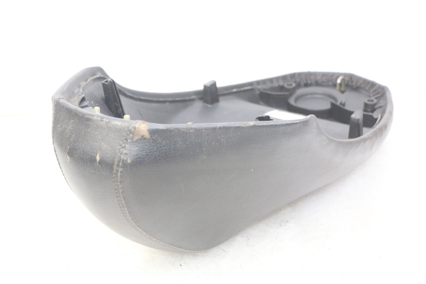 photo de SELLE PEUGEOT KISBEE 4T 50 (2010 - 2017) - Dettagli dei punti di fissaggio