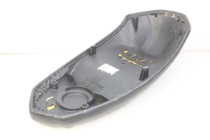 photo de SELLE PEUGEOT KISBEE 4T 50 (2010 - 2017) - Marcature e riferimenti originali