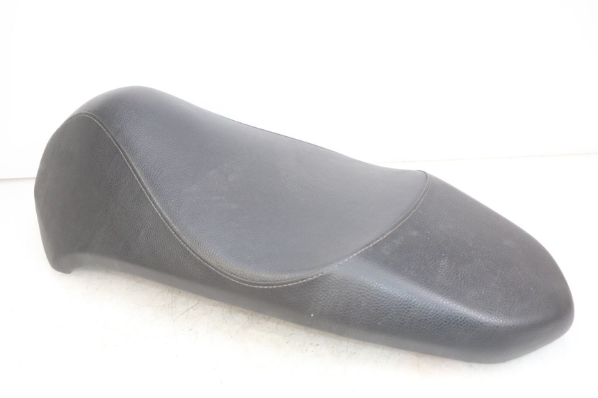 photo de SELLE PEUGEOT KISBEE 4T 50 (2018 - 2022) - Dettaglio del componente
