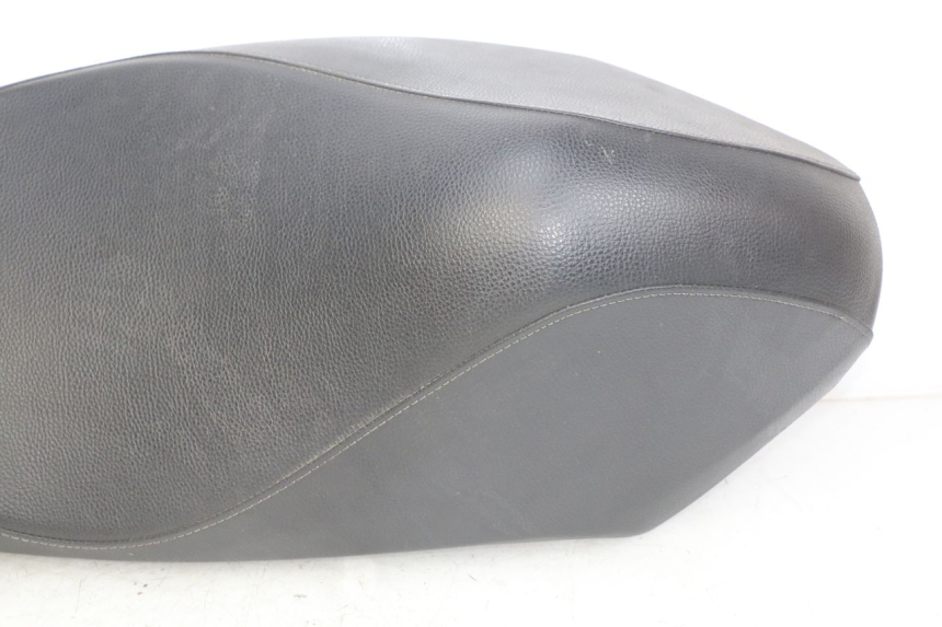 photo de SELLE PEUGEOT KISBEE 4T 50 (2018 - 2022) - Zoom sui componenti