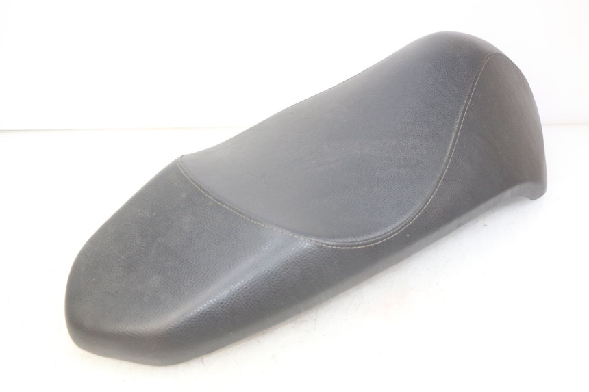 photo de SELLE PEUGEOT KISBEE 4T 50 (2018 - 2022) - Zoom sullo stato d'uso