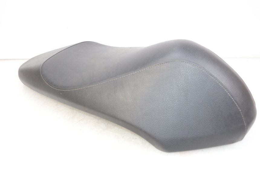 photo de SELLE PEUGEOT KISBEE 4T 50 (2018 - 2022) - Altra angolazione