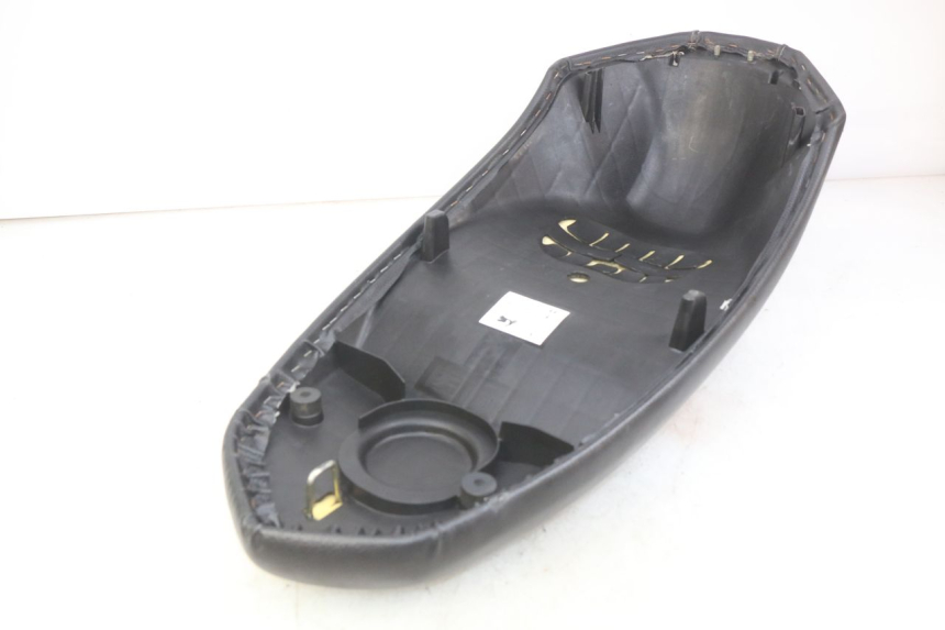 photo de SELLE PEUGEOT KISBEE 4T 50 (2018 - 2022) - Zoom sui componenti